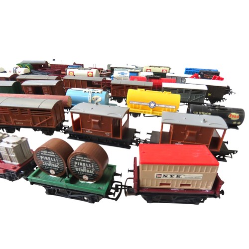 381 - Triang Rolling Stock, various conditions, unboxed, a lot.