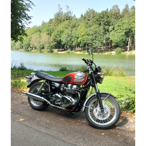 35 - 2002 Triumph Bonneville Centennial
Registration Number: WJ52 PHYFrame Number: SMTTJ902TM3161641Engin... 