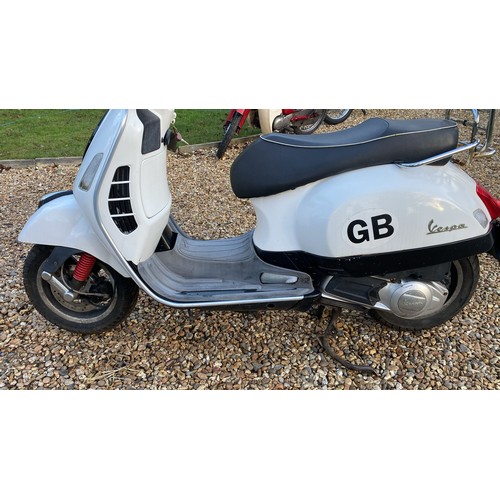 103 - 2010 Vespa GTS 125Registration Number: LJ10 EGDFrame Number: ZAPM4530000009373Engine Number: M455M97... 