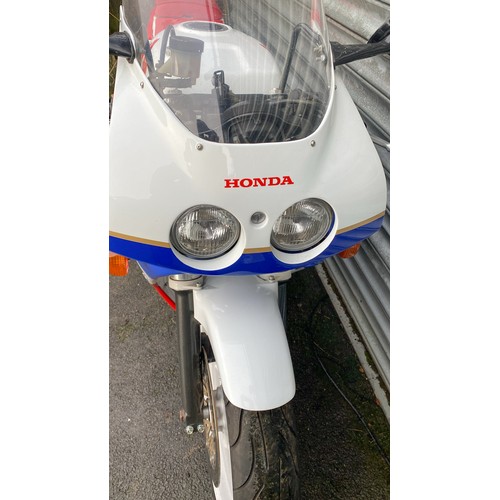 75 - 1992 Honda VFR400 NC30Registration Number:  K559 EGMFrame Number: NC30-1109641Engine Number: NC13E- ... 