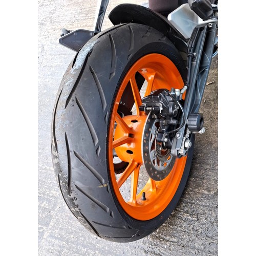 110A - 2013 KTM 390 DukeRegistration Number: FL63 PWYFrame Number: VBKJGJ407DC208153Engine Number: 03902016... 