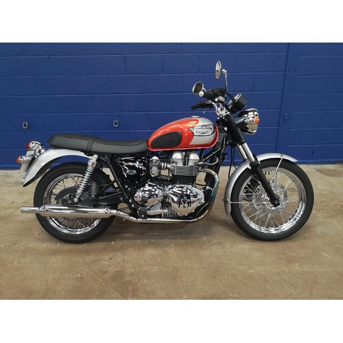 35 - 2002 Triumph Bonneville Centennial
Registration Number: WJ52 PHYFrame Number: SMTTJ902TM3161641Engin... 