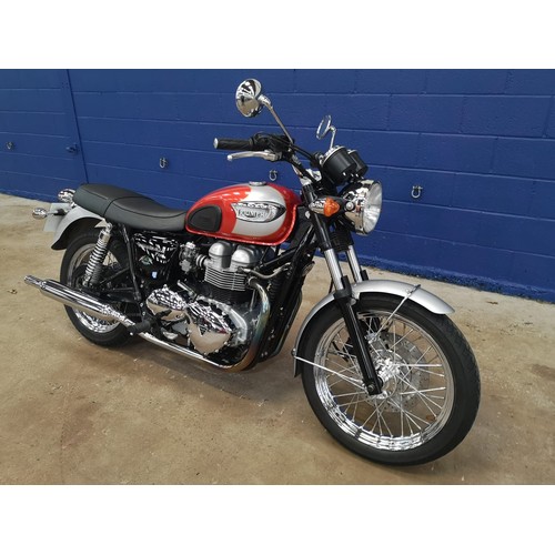 35 - 2002 Triumph Bonneville Centennial
Registration Number: WJ52 PHYFrame Number: SMTTJ902TM3161641Engin... 