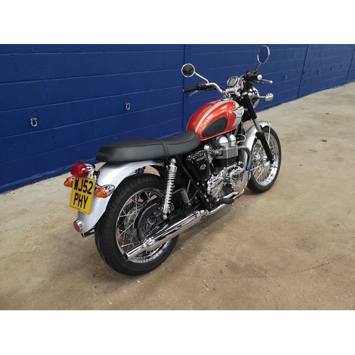 35 - 2002 Triumph Bonneville Centennial
Registration Number: WJ52 PHYFrame Number: SMTTJ902TM3161641Engin... 