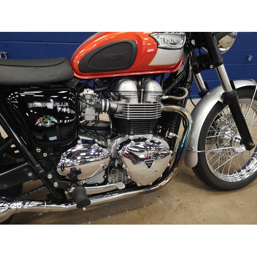 35 - 2002 Triumph Bonneville Centennial
Registration Number: WJ52 PHYFrame Number: SMTTJ902TM3161641Engin... 