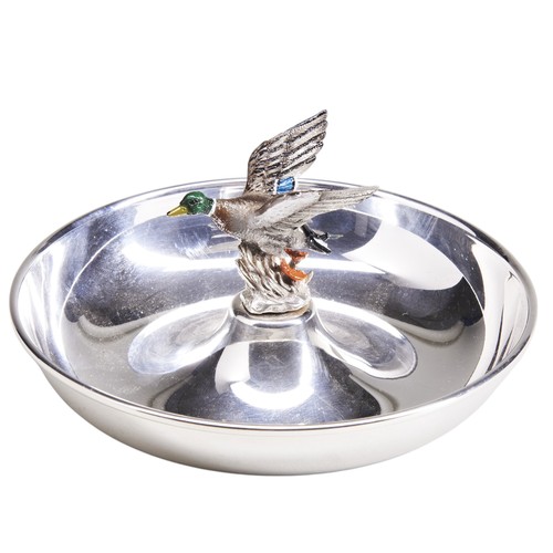 137 - AN ITALIAN SILVER SWEET MEAT DISH, LATE 20TH CENTURY by Renato Miracoli, the centre of the circular ... 