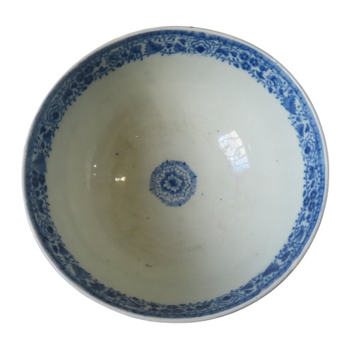 469 - MIXED GROUP OF FIVE 19TH CENTURY BLUE & WHITE PEARL WARE BOWLS, with transfer printed 'willow' d... 