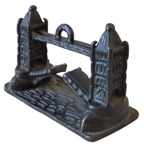 503 - AN UNUSUAL STYLISED BRONZE SCULPTURE OF TOWER BRIDGE, LONDONEARLY 20TH CENTURY26  x 35.5 x 18 cm... 