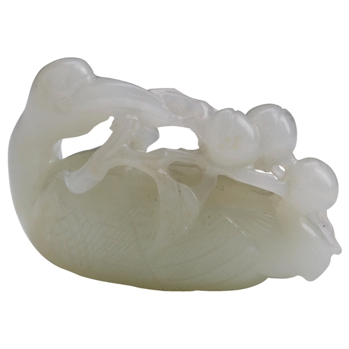 114 - A PALE CELADON JADE CARVING OF A CRANEQIANLONG PERIOD (1736-1795)青白玉鹤衔灵芝with its head turned back ho... 