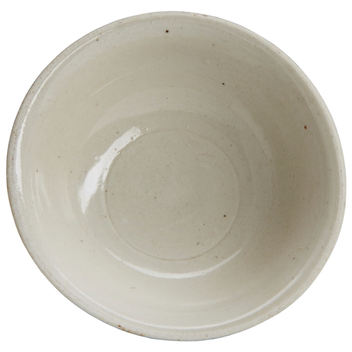157 - A SMALL DING WARE BOWLNORTHERN SONG DYNASTY定窑盏 北宋the well potted shallow bowl covered in a transluce... 