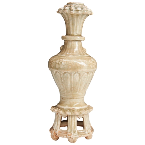 163 - A RARE MOULDED QINGBAI VASE ON INTEGRAL STANDYUAN DYNASTY (1279-1368)青白净瓶 元 1279-1368the sides relie... 