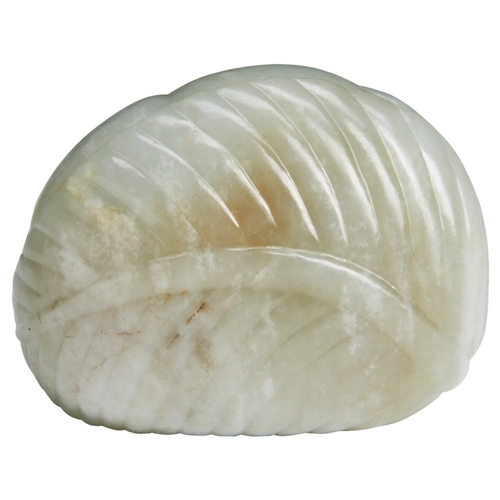 120 - A FINE PALE-CELADON JADE CATQING DYNASTY, 18TH / 19TH CENTURY青白玉猫 清十八/十九世纪modelled recumbent resting... 