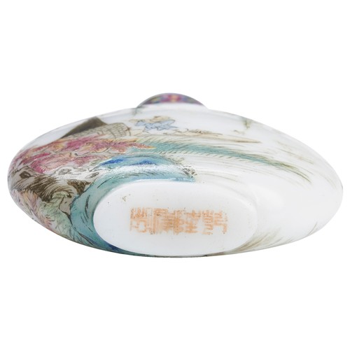 139 - A FAMILLE ROSE ENAMEL GLASS SNUFF BOTTLEIMPERIAL WORKSHOPS, QIANLONG SEAL MARK IN IRON-RED AND OF TH... 