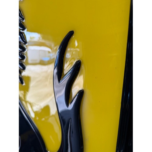 109 - LARGE FERRARI DEALER ILLUMINATED LIGHTBOXThis rare and highly sought after large Ferrari illuminated... 