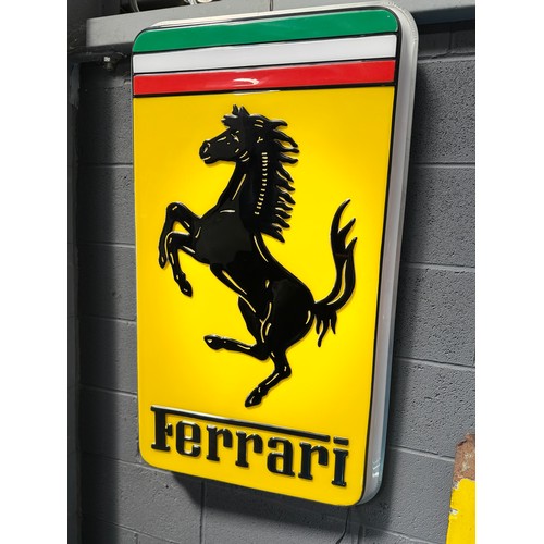 113 - LARGE FERRARI DEALER ILLUMINATED LIGHTBOXThis rare and highly sought after large Ferrari illuminated... 