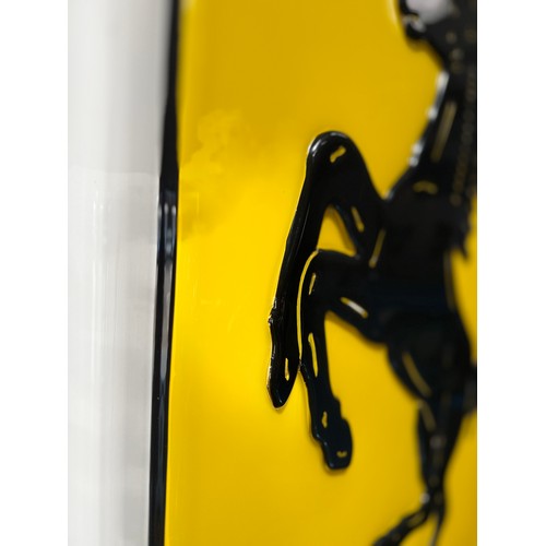 113 - LARGE FERRARI DEALER ILLUMINATED LIGHTBOXThis rare and highly sought after large Ferrari illuminated... 