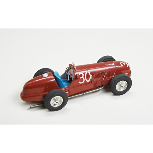 102 - A COLLECTION OF SCRATCH BUILT 1950S-60S GRAND PRIX MODELS1961 FERRARI DINO 156 SHARKNOSEA 1:24 scrat... 