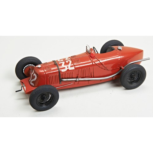 102 - A COLLECTION OF SCRATCH BUILT 1950S-60S GRAND PRIX MODELS1961 FERRARI DINO 156 SHARKNOSEA 1:24 scrat... 
