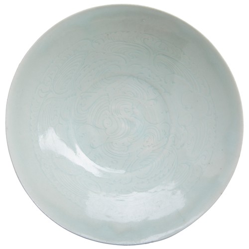 11 - A FINE QINGBAI-GLAZED BOWL WITH INCISED FLORAL DECORATIONSOUTHERN SONG DYNASTY (1127–1279)青白卷草纹碗 南宋 ... 