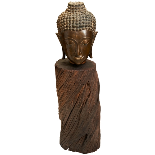 24 - A FINE GILT-BRONZE BUDDHA HEADTHAILAND, LANNA / CHIANG SAEN PERIOD, 15TH CENTURY铜佛首  十五世纪the inlaid ... 