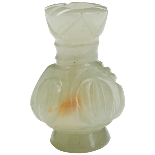 188 - A MINIATURE MUGHAL CARVED JADE VASE19TH CENTURY莫卧儿白玉瓶 十九世纪the baluster vase carved in high relief wi... 