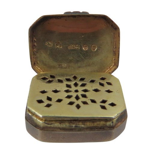 18 - A REGENCY SILVER VINAIGRETTEBY COCKS & BETTRIDGEmarked Birmingham, 1803octagonal domed form with... 