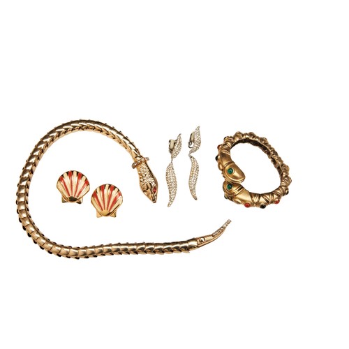 320 - CINER, A PAIR OF WHITE PASTE EARPENDANTS,the articulated earpendants set throughout with circular cu... 