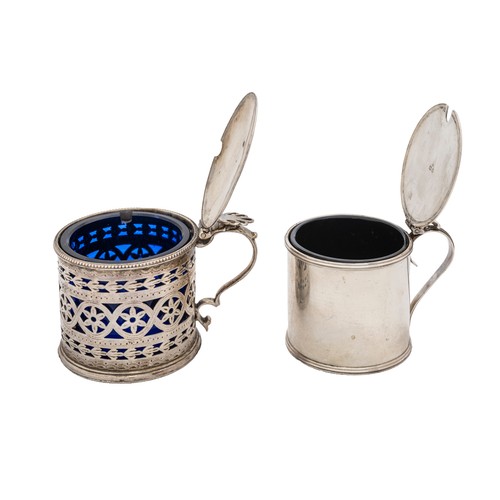 36 - A SILVER RETICULATED DRUM MUSTARDLondon, 1900, Robert Hutton? and a plain silver drum mustard, appro... 