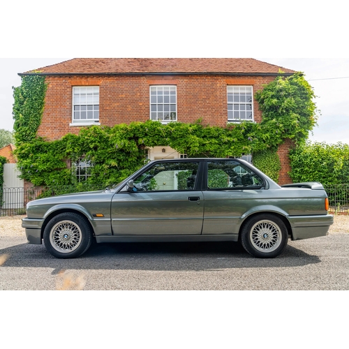 215 - 1988 BMW 320is (E30)                                                      Registration Number: E446 ... 