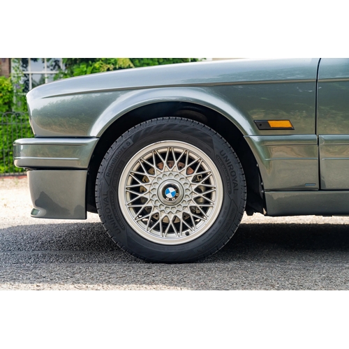 215 - 1988 BMW 320is (E30)                                                      Registration Number: E446 ... 
