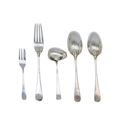 41 - A PAIR OF VINTAGE SILVER DESSERT SPOONSSHEFFIELD 1930rat tail pattern18 cm long, 101 gramstogether w... 