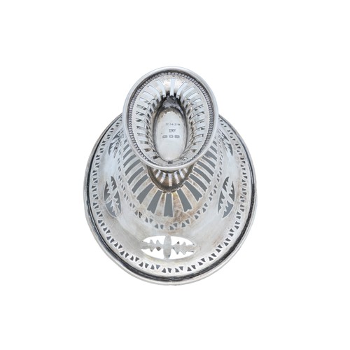 8 - A GEORGE V SILVER SWEET MEAT DISHLONDON 1927oval form with pierced sides67 grams