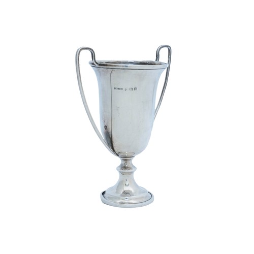 1 - A SILVER TWO HANDLED PRESENTATION TROPHY CUPBIRMINGHAM 1929engraved dedication to the side12.5 cm hi... 