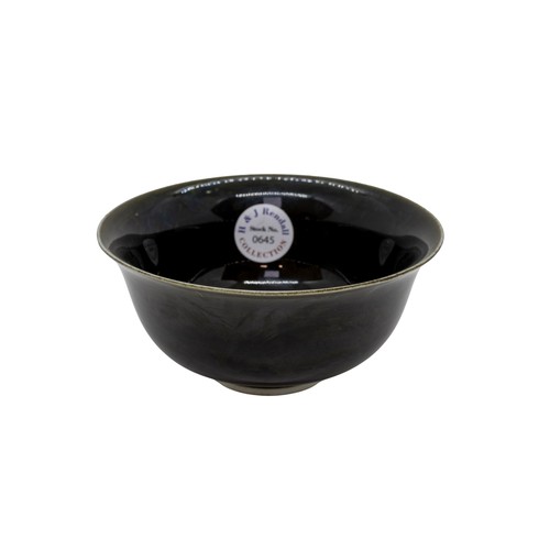 11 - A MIRROR BLACK GLAZED BOWL TIANSHUN SIX CHARACTER MARK, LATE QING / REPUBLIC PERIOD11.8cm diameterPR... 
