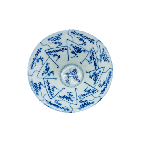 44 - A CHINESE BLUE AND WHITE GINGER JARKANGXI SIX CHARACTER MARK, LATE QING DYNASTY13cm high; together w... 