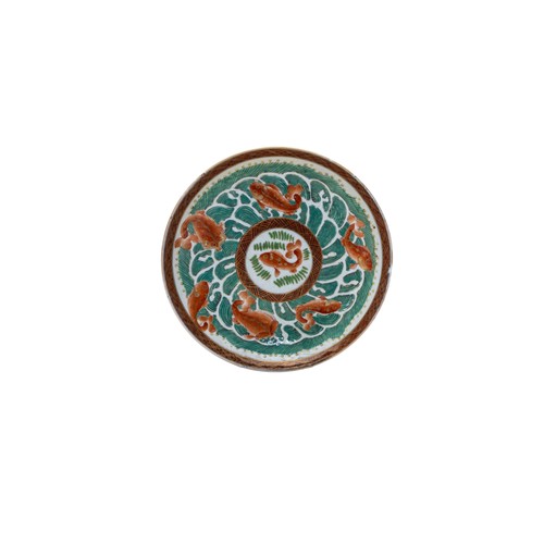122 - A GROUP OF SIX CHINESE PORCELAIN FAMILLE VERTE DISHESKANGXI PERIOD AND LATERAll 23cm diameter approx... 