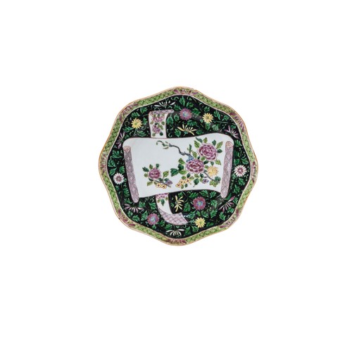 122 - A GROUP OF SIX CHINESE PORCELAIN FAMILLE VERTE DISHESKANGXI PERIOD AND LATERAll 23cm diameter approx... 