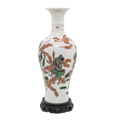 133 - A FAMILLE VERTE VASEQING DYNASTY, 19TH CENTURYdecorated with a scene depicting the 'Demon Hunter Zho... 