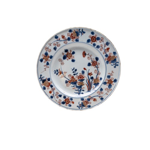 143 - A GROUP OF TEN CHINESE IMARI DISHESQING DYNASTY, 18TH CENTURY Largest 25cm diameterPROVENANCE: From ... 