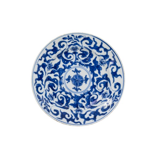 47 - A GROUP OF CHINESE BLUE AND WHITE PLATESQING DYNASTY, 18TH CENTURY20cm diameter, 26cm diameter (9)PR... 