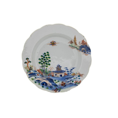 144 - A CHINESE EXPORT IMARI OCTAGONAL DISHKANGXI PERIOD15cm diameter; together with A PAIR OF 'DOUCAI' DE... 