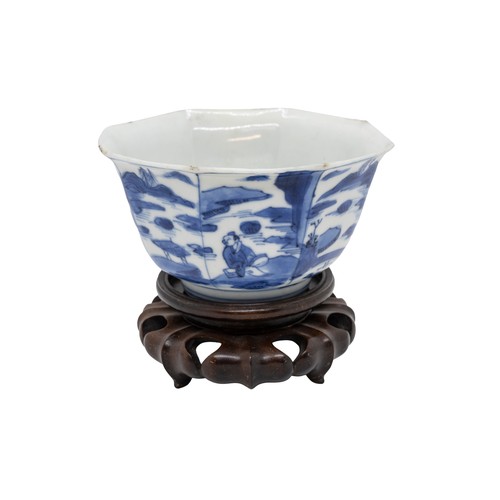 59 - A GROUP OF FOUR CHINESE BLUE AND WHITE PORCELAIN BOWLSQING DYNASTY OR EARLIERlargest, 14cm diameter,... 