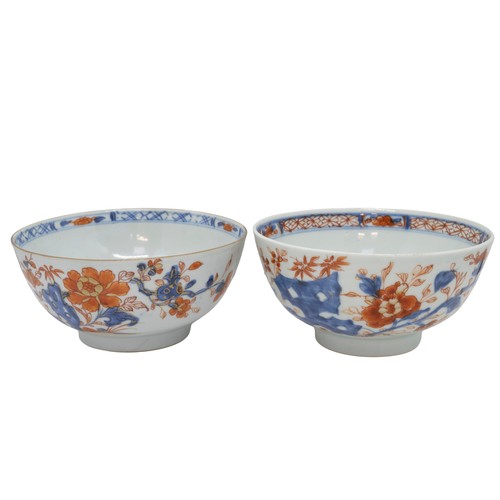 149 - A MATCHED PAIR OF CHINESE IMARI BOWLSKANGXI PERIOD13.6cm diameterPROVENANCE: From the H & J Rend... 