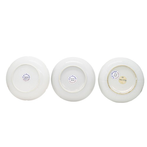 168 - A GROUP OF THREE CHINESE EXPORT FAMILLE ROSE DISHESYONGZHENG / QIANLONG PERIOD11.5cm diameterPROVENA... 