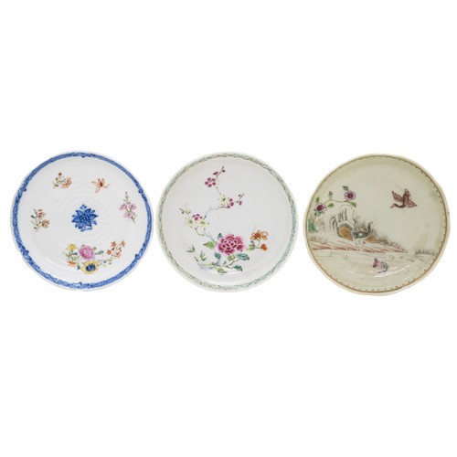 168 - A GROUP OF THREE CHINESE EXPORT FAMILLE ROSE DISHESYONGZHENG / QIANLONG PERIOD11.5cm diameterPROVENA... 