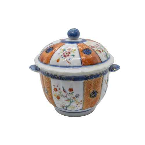 170 - A CHINESE EXPORT 'IMARI' BOWL AND COVERQING DYNASTY, 18TH CENTURY11cm highPROVENANCE: From the H &am... 