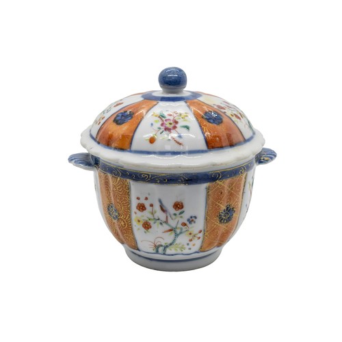 170 - A CHINESE EXPORT 'IMARI' BOWL AND COVERQING DYNASTY, 18TH CENTURY11cm highPROVENANCE: From the H &am... 