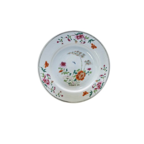 172 - THREE PAIRS OF CHINESE EXPORT FAMILLE ROSE DISHESQIANLONG PERIOD, 18TH CENTURY Largest 23cm diameter... 