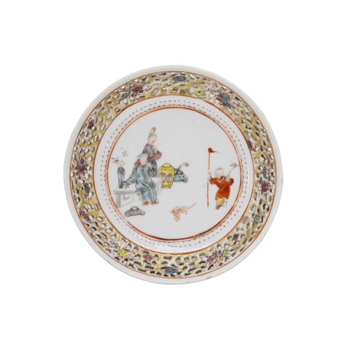 175 - A CHINESE FAMILLE ROSE PORCELAIN DISH 18TH CENTURY, QIANLONG PERIOD14.6cm diameterPROVENANCE: From t... 
