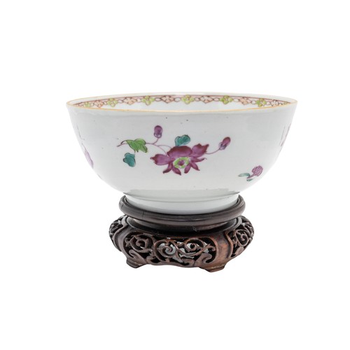 176 - A CHINESE EXPORT FAMILLE ROSE BOWLQIANLONG PERIOD14.5cm diameter; together with A CHINESE FAMILLE RO... 